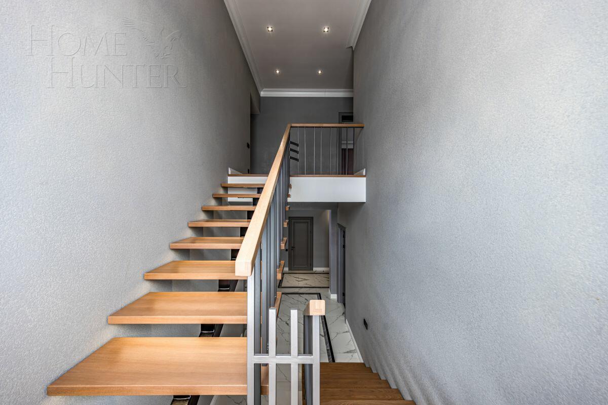 2-этажный коттедж 310 м² с отделкой