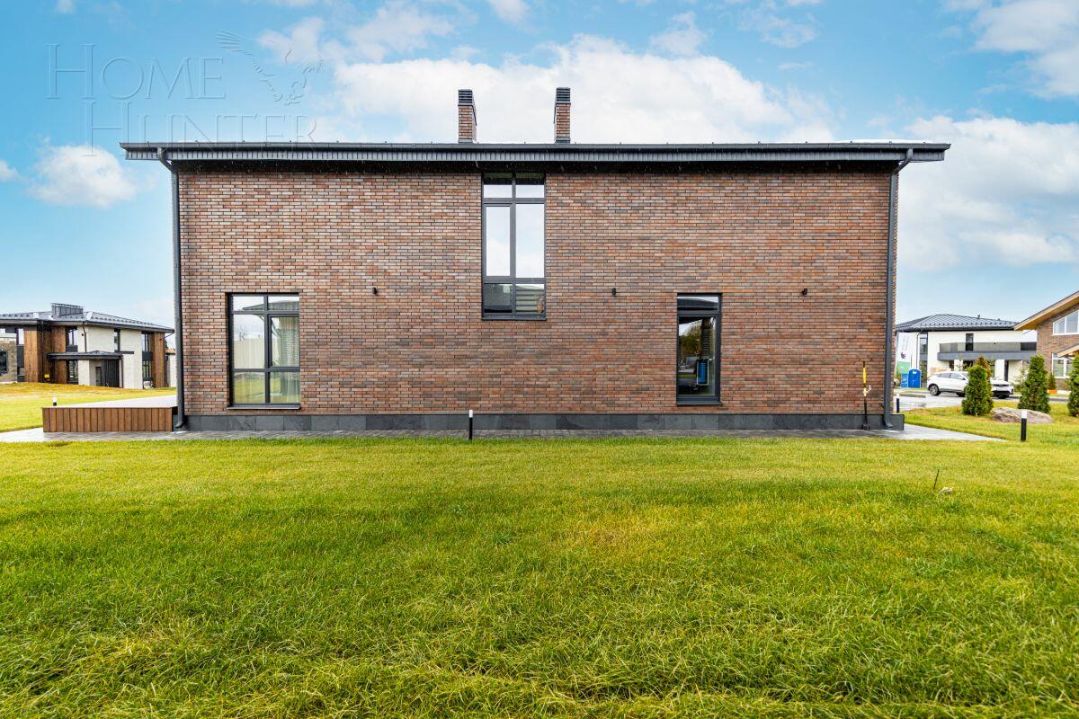 2-этажный коттедж 271 м² с отделкой