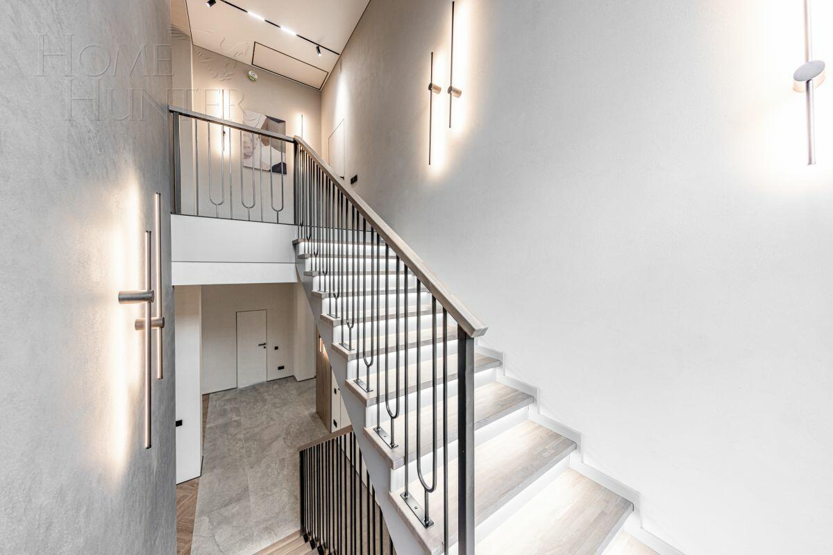 2-этажный коттедж 353 м² с отделкой