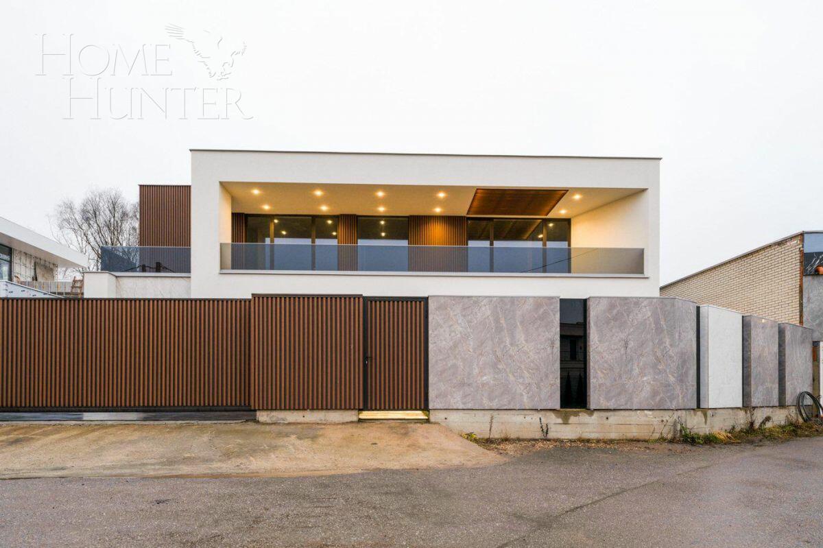 2-этажный коттедж 560 м² без отделки