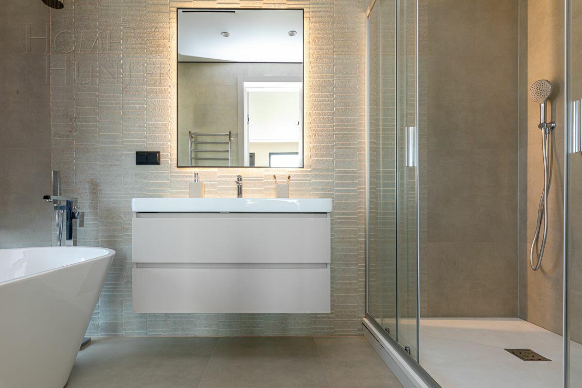 2-этажный коттедж 300 м² с отделкой