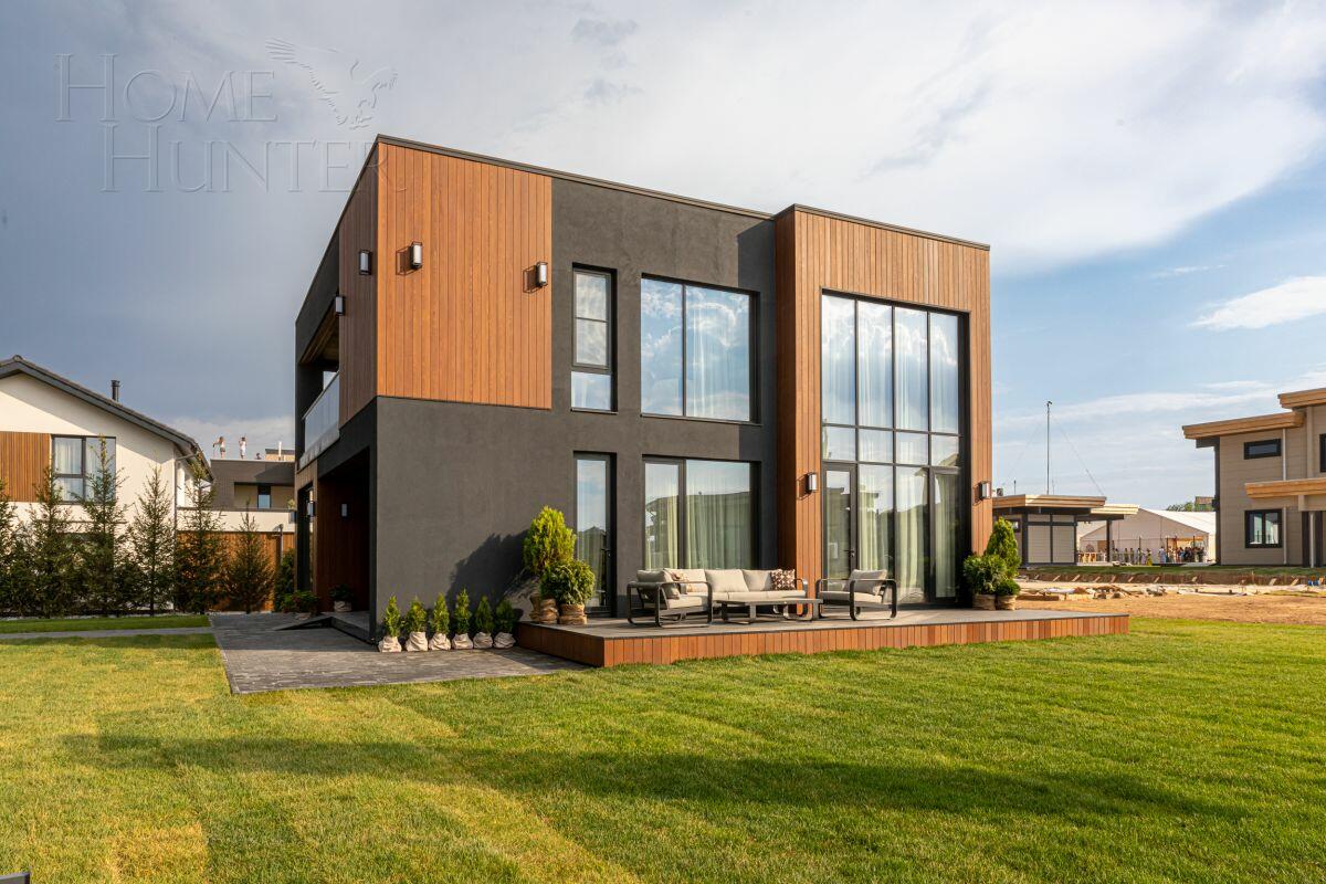 2-этажный коттедж 300 м² с отделкой