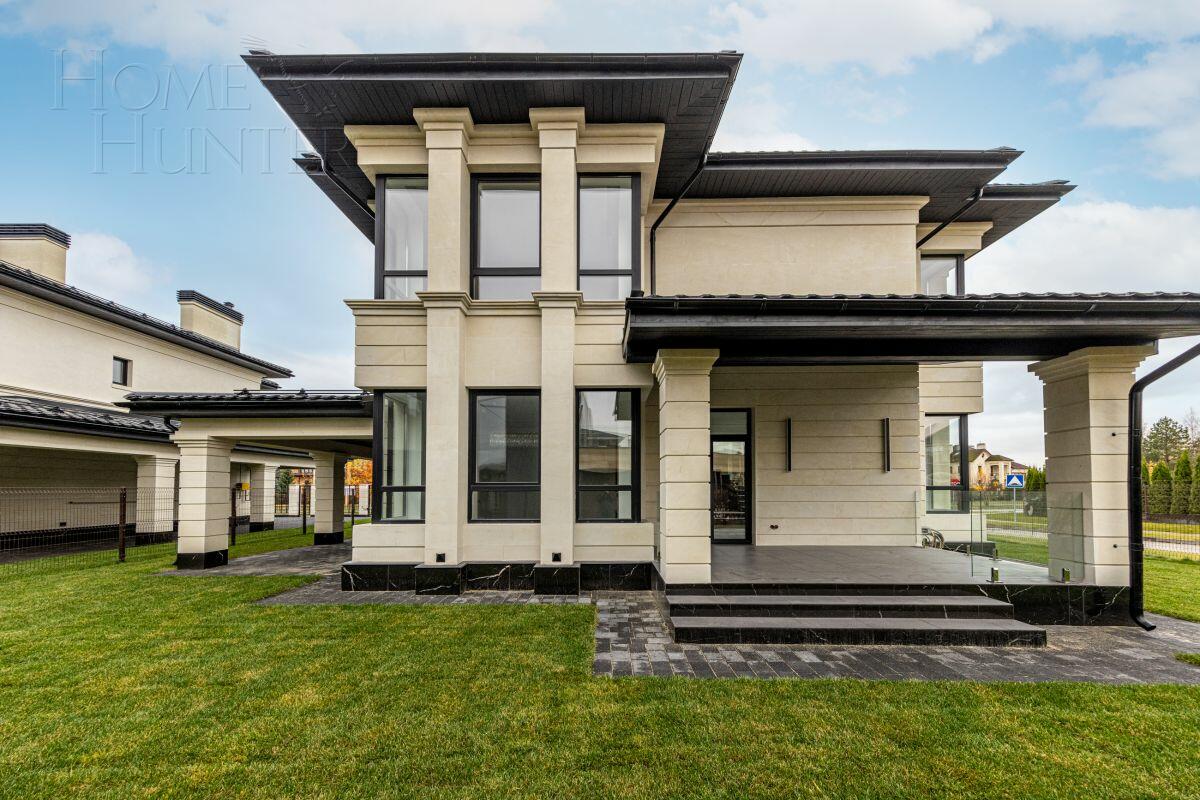 2-этажный коттедж 240 м² с отделкой