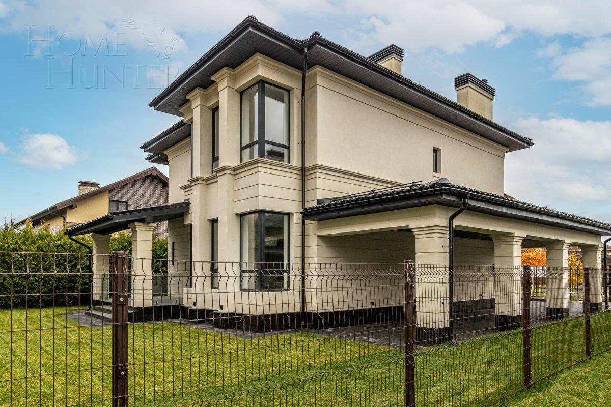 2-этажный коттедж 240 м² с отделкой