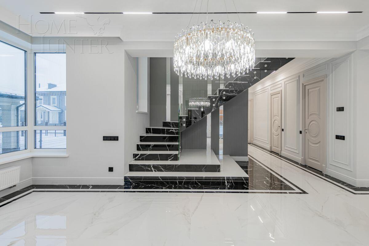 2-этажный коттедж 240 м² с отделкой