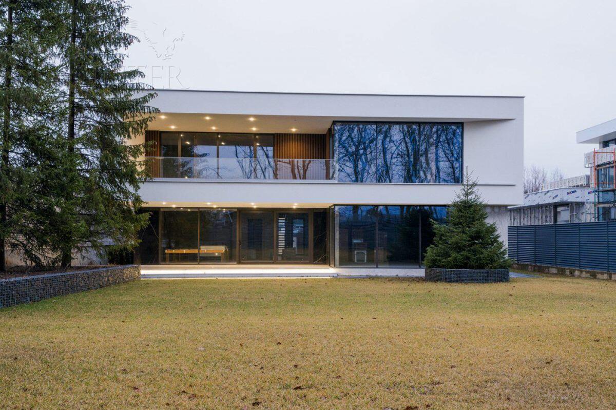 2-этажный коттедж 560 м² без отделки