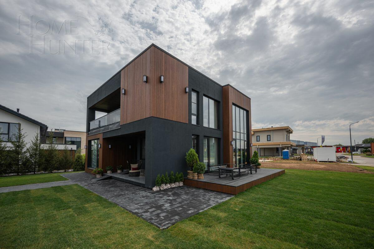 2-этажный коттедж 300 м² с отделкой