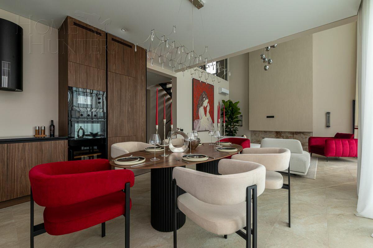 2-этажный коттедж 300 м² с отделкой