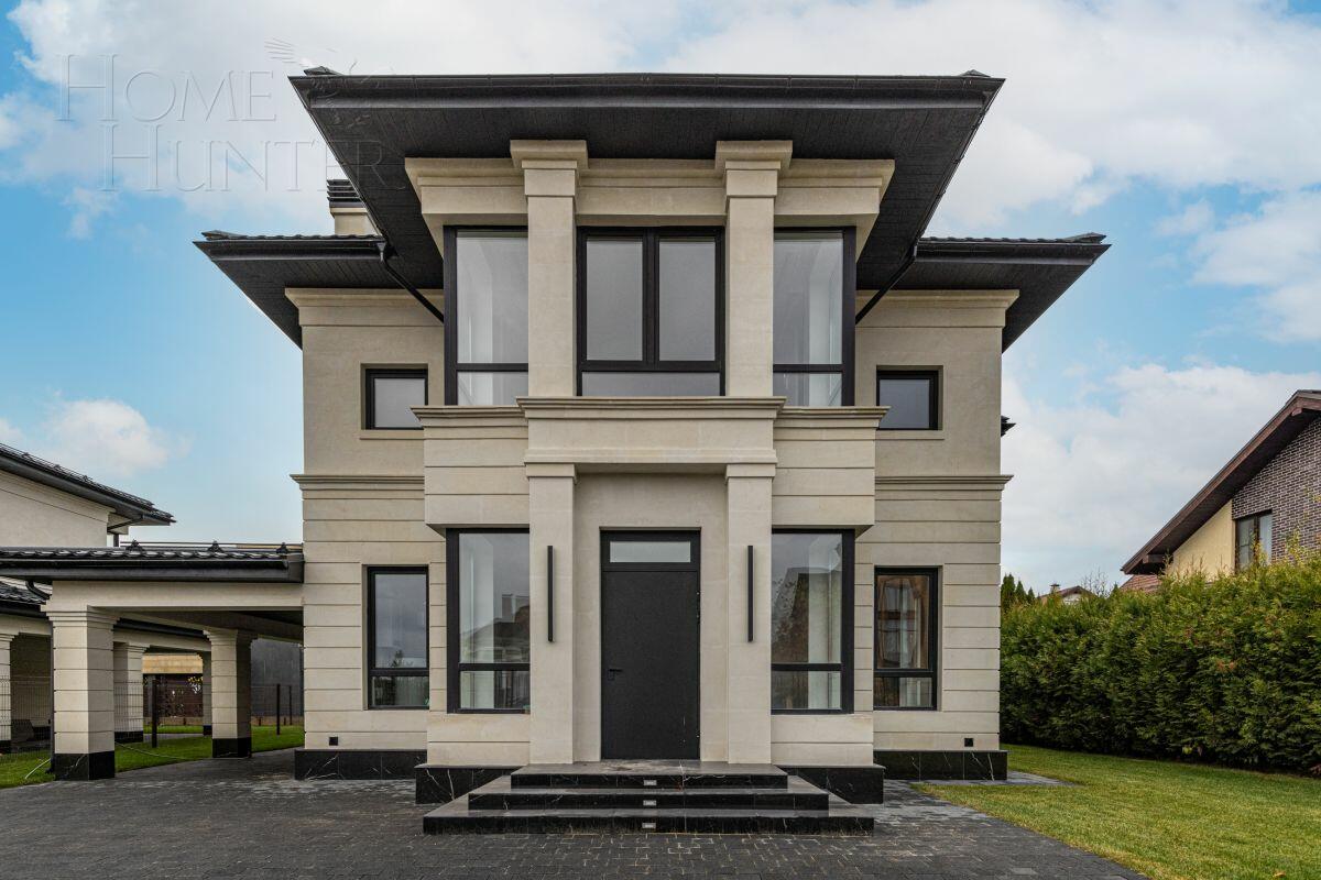 2-этажный коттедж 240 м² с отделкой