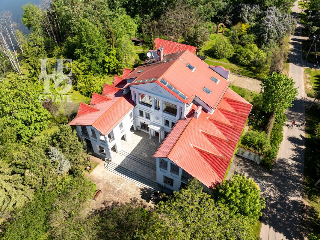 3-этажный коттедж 840 м² с отделкой