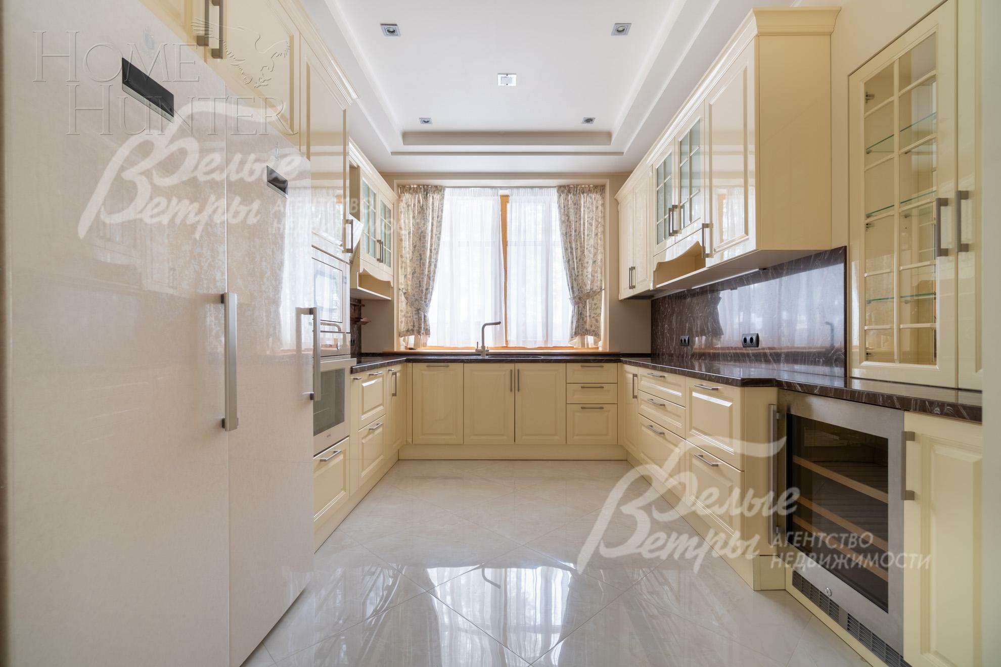 2-этажный коттедж 700 м² с отделкой