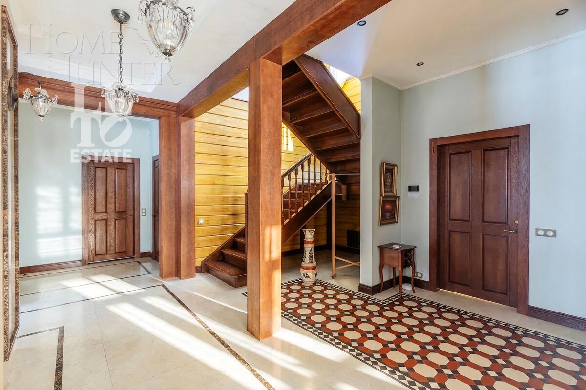 6-этажный коттедж 271 м² с отделкой