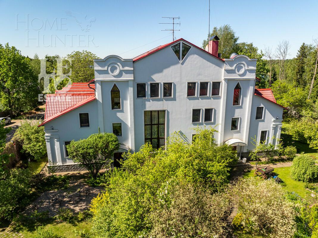 3-этажный коттедж 840 м² с отделкой