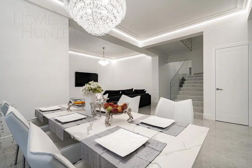 2-этажный коттедж 250 м² с отделкой