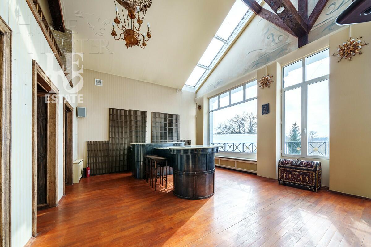 3-этажный коттедж 840 м² с отделкой