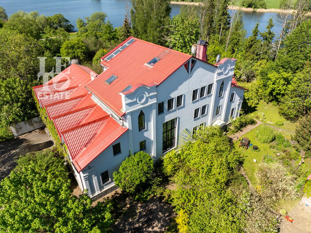 3-этажный коттедж 840 м² с отделкой