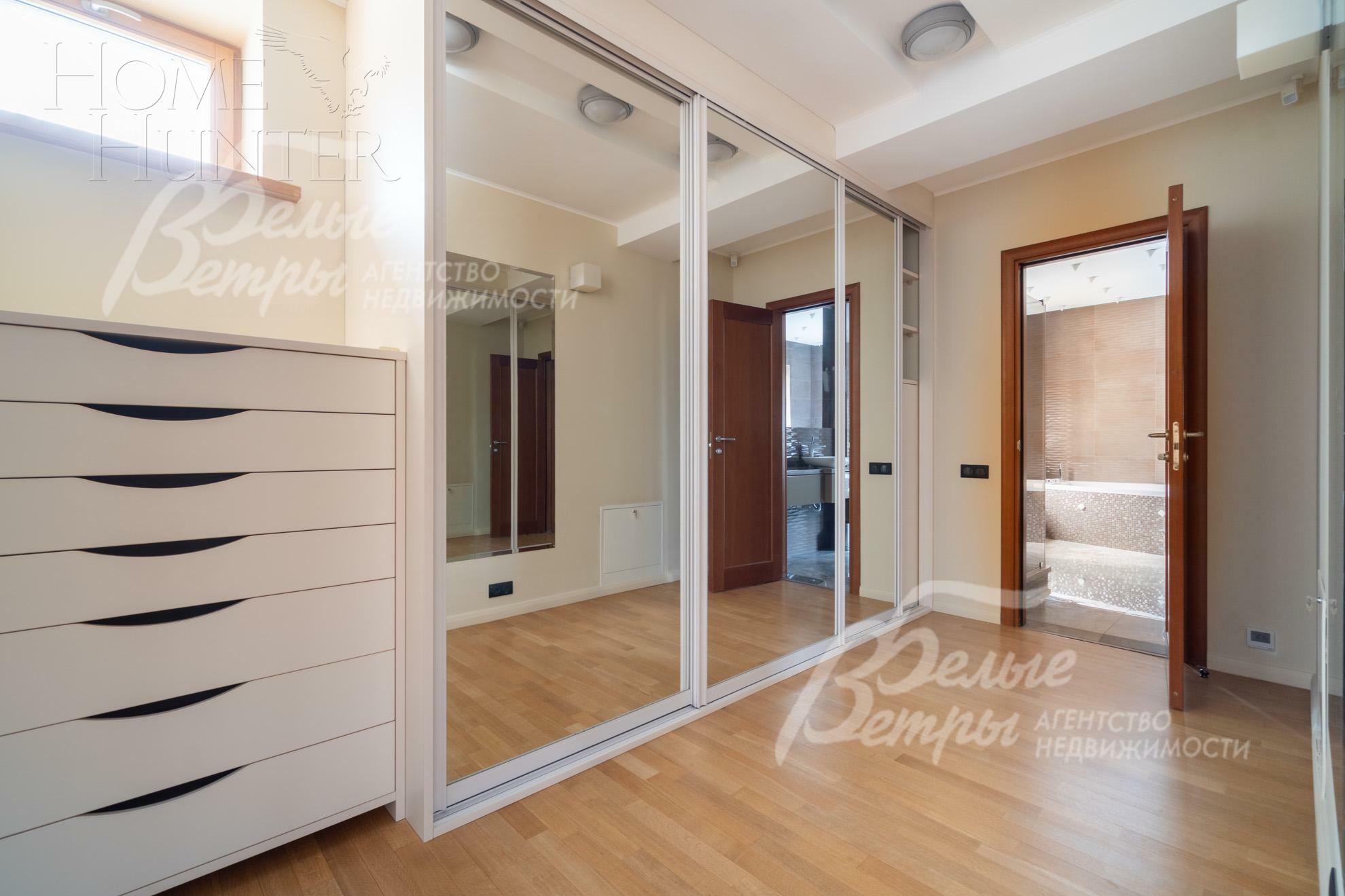 2-этажный коттедж 700 м² с отделкой