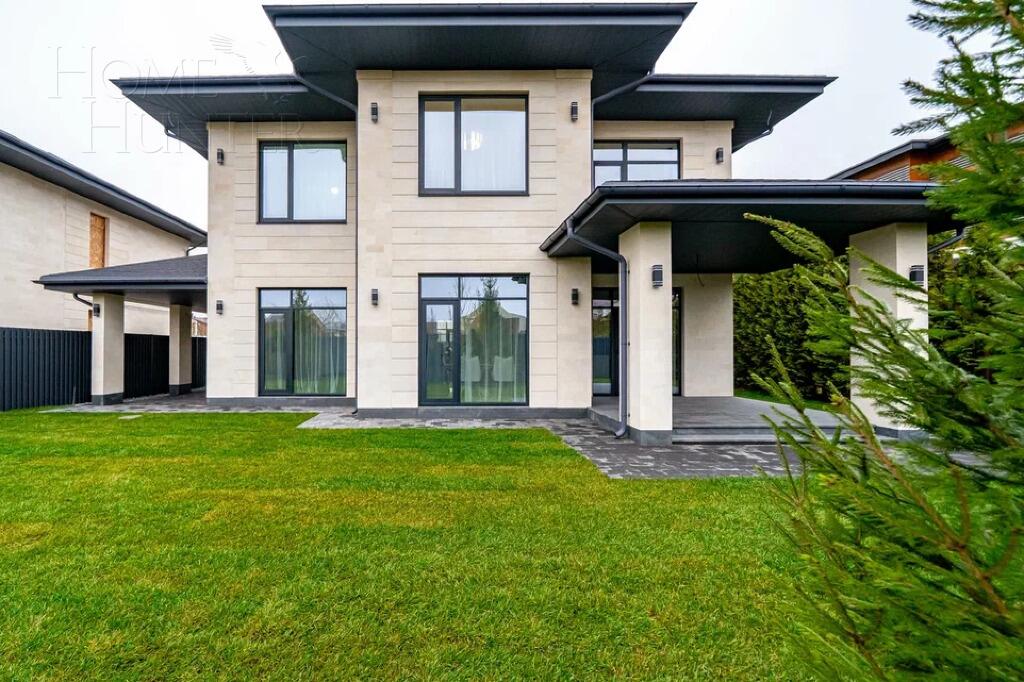 2-этажный коттедж 250 м² с отделкой