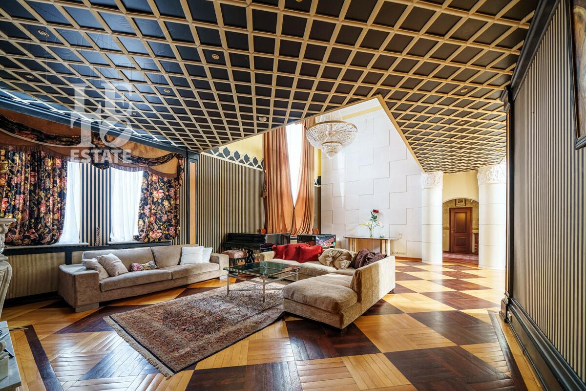 3-этажный коттедж 840 м² с отделкой