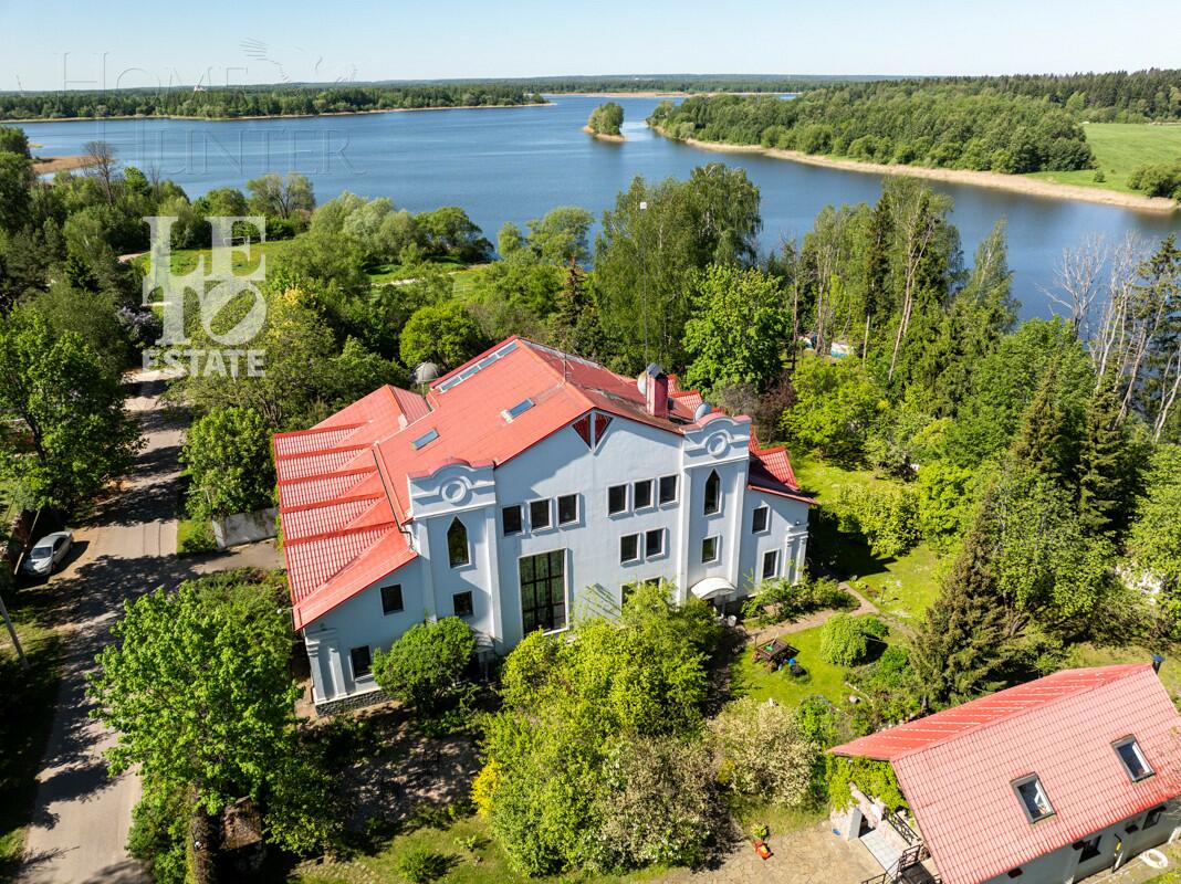 3-этажный коттедж 840 м² с отделкой