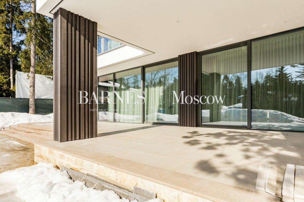 2-этажный коттедж 400 м² с отделкой