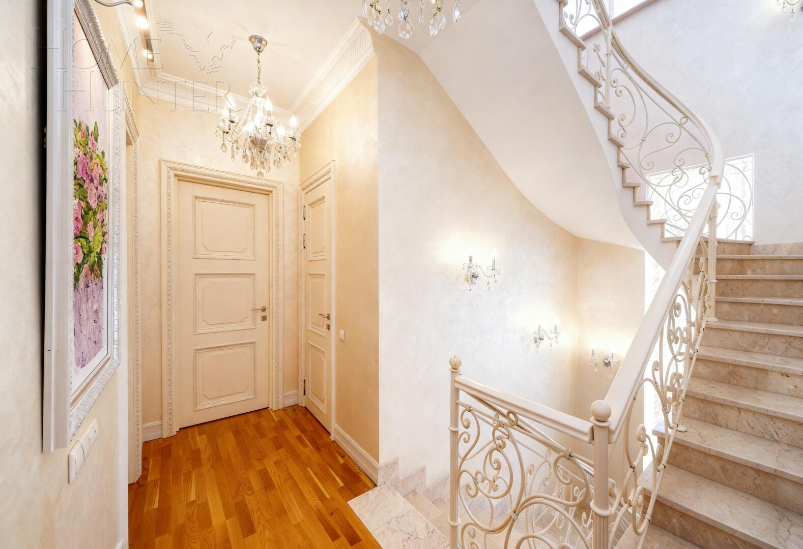 3-этажный коттедж 707.9 м² с отделкой