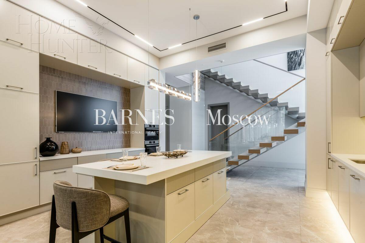 2-этажный коттедж 380 м² с отделкой