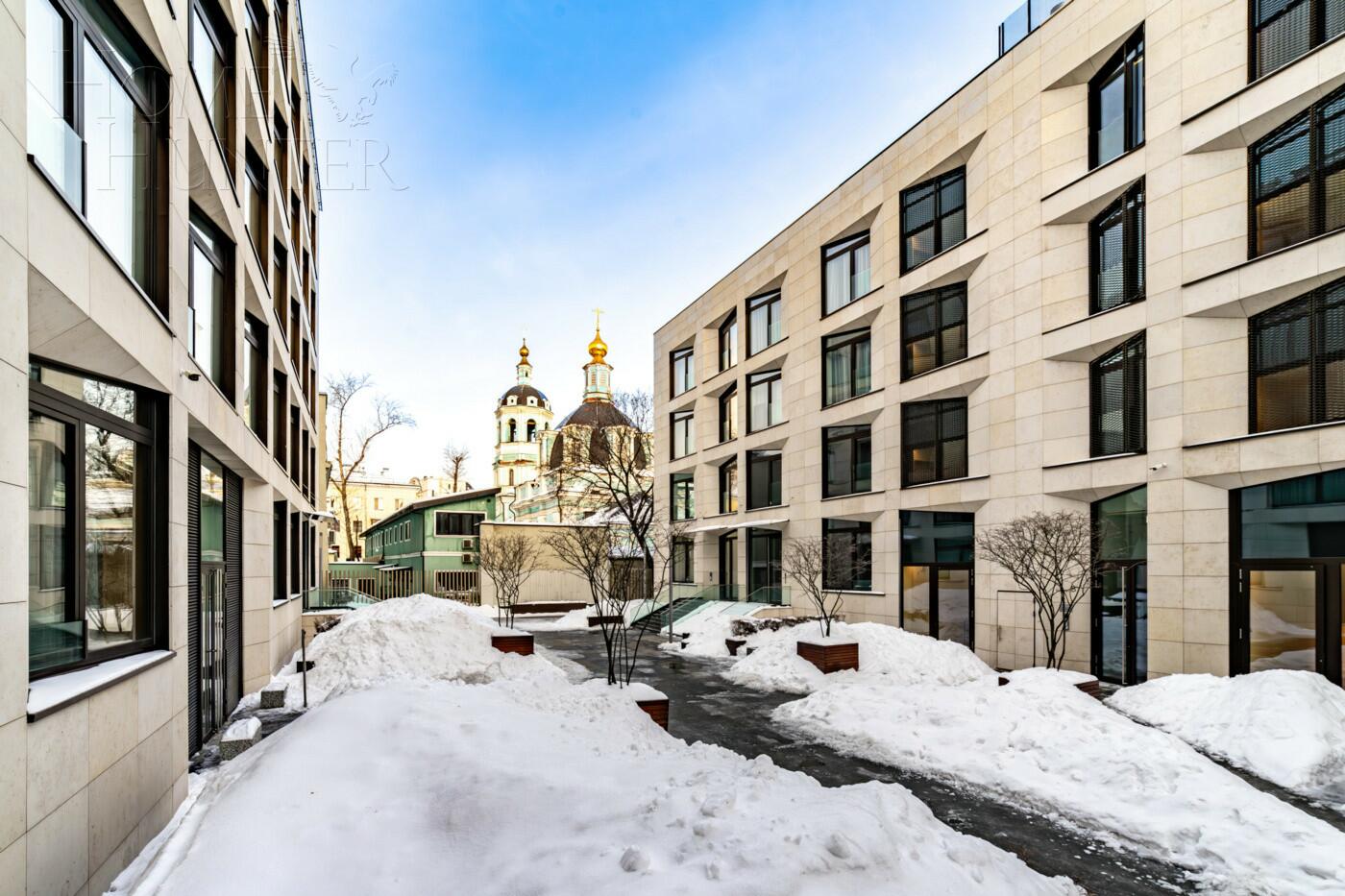 5-КОМН. КВАРТИРА С ОТДЕЛКОЙ 145 М² НА 3 ЭТАЖЕ