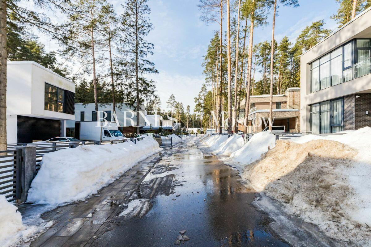 2-этажный коттедж 400 м² с отделкой