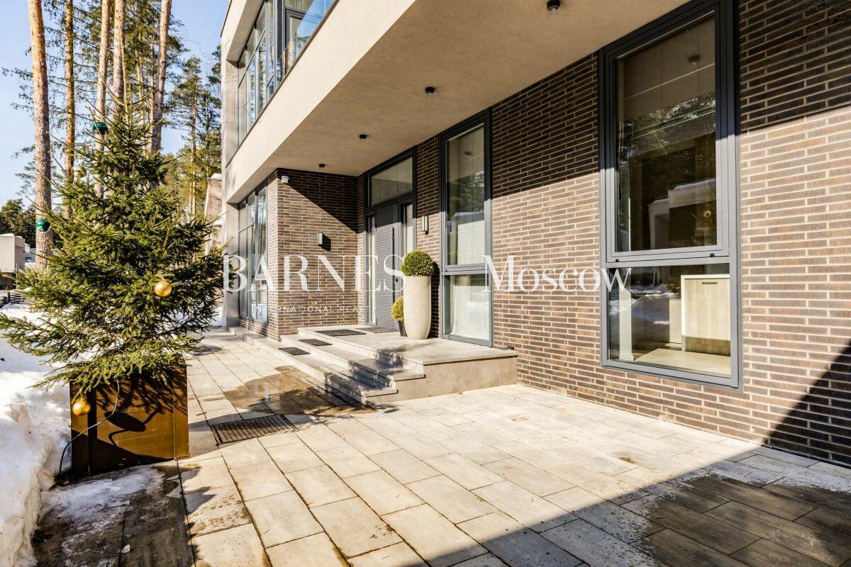 2-этажный коттедж 380 м² с отделкой