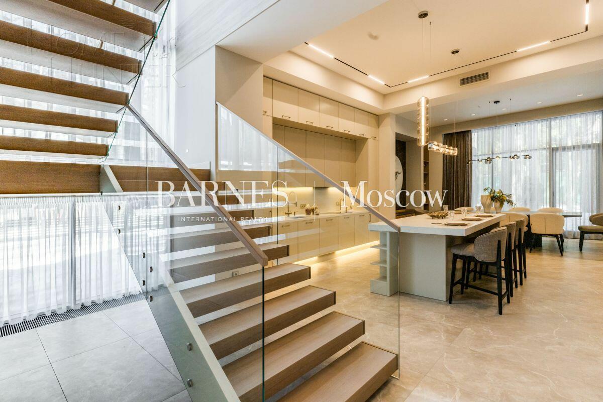 2-этажный коттедж 380 м² с отделкой