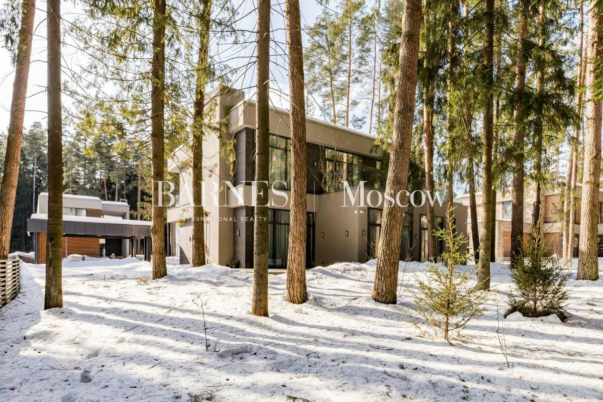 2-этажный коттедж 380 м² с отделкой