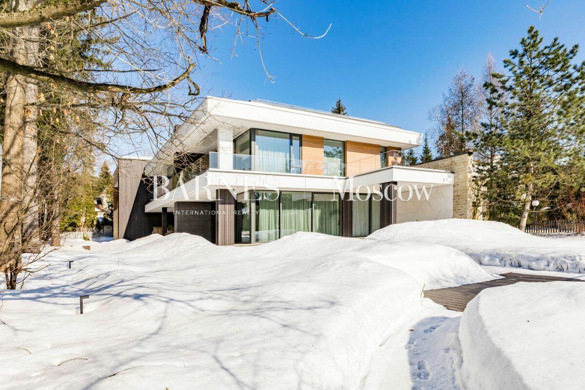 2-этажный коттедж 400 м² с отделкой