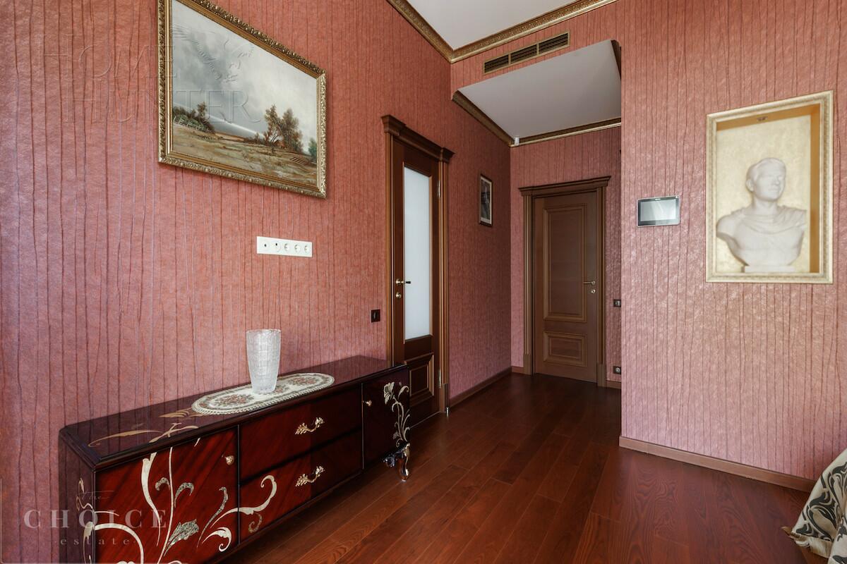 3-этажный таунхаус 293 м² с отделкой