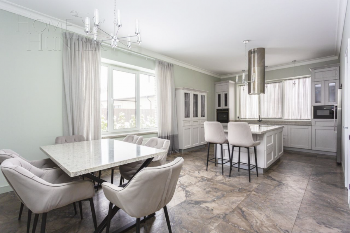 2-этажный коттедж 325 м² с отделкой