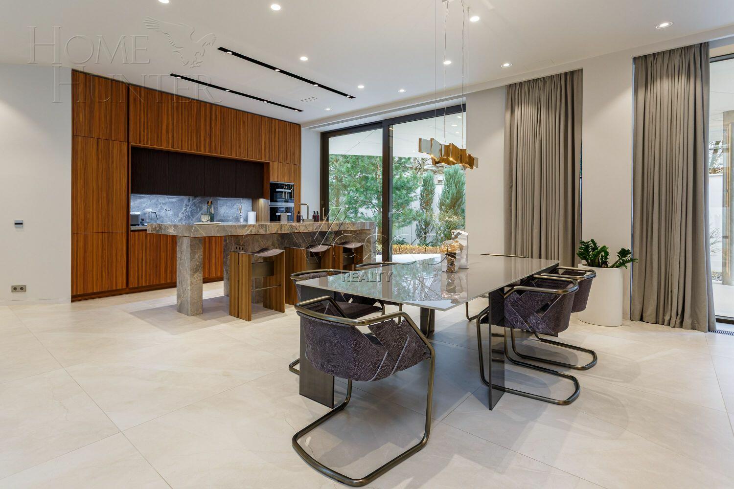 2-этажный коттедж 800 м² с отделкой