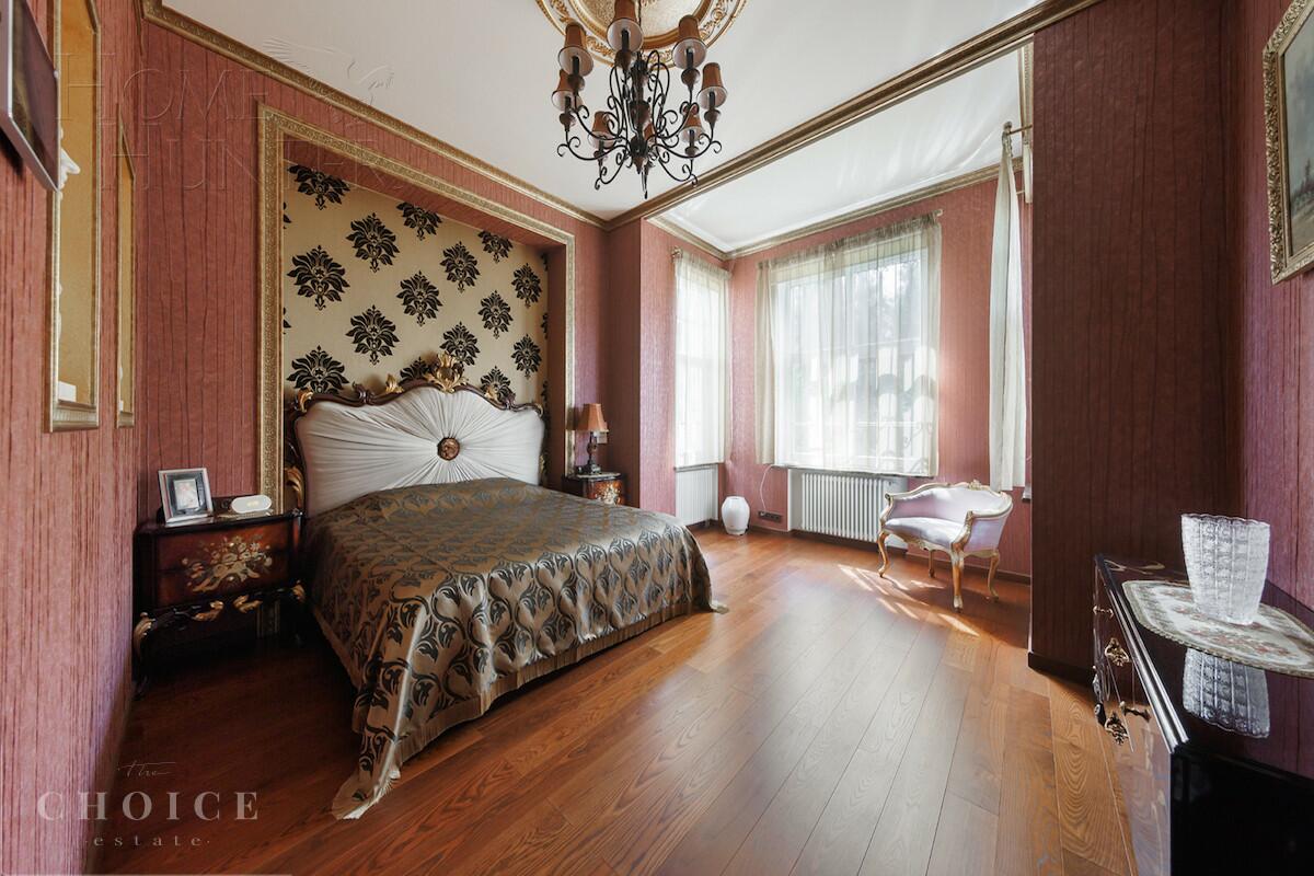 3-этажный таунхаус 293 м² с отделкой