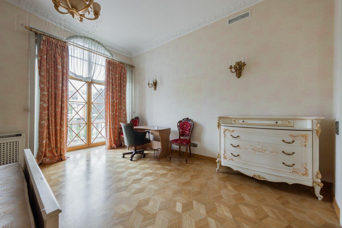 2-этажный коттедж 675 м² с отделкой