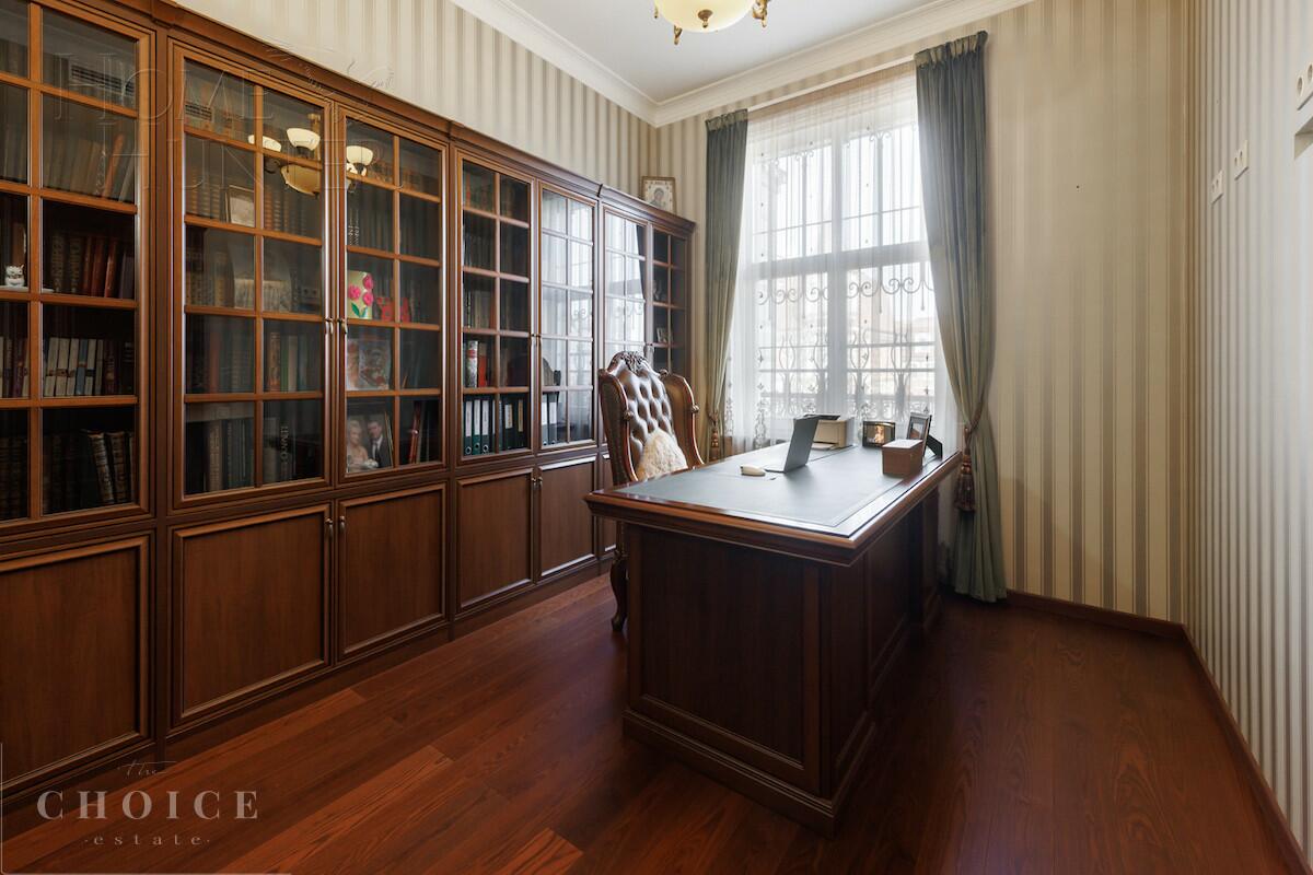 3-этажный таунхаус 293 м² с отделкой