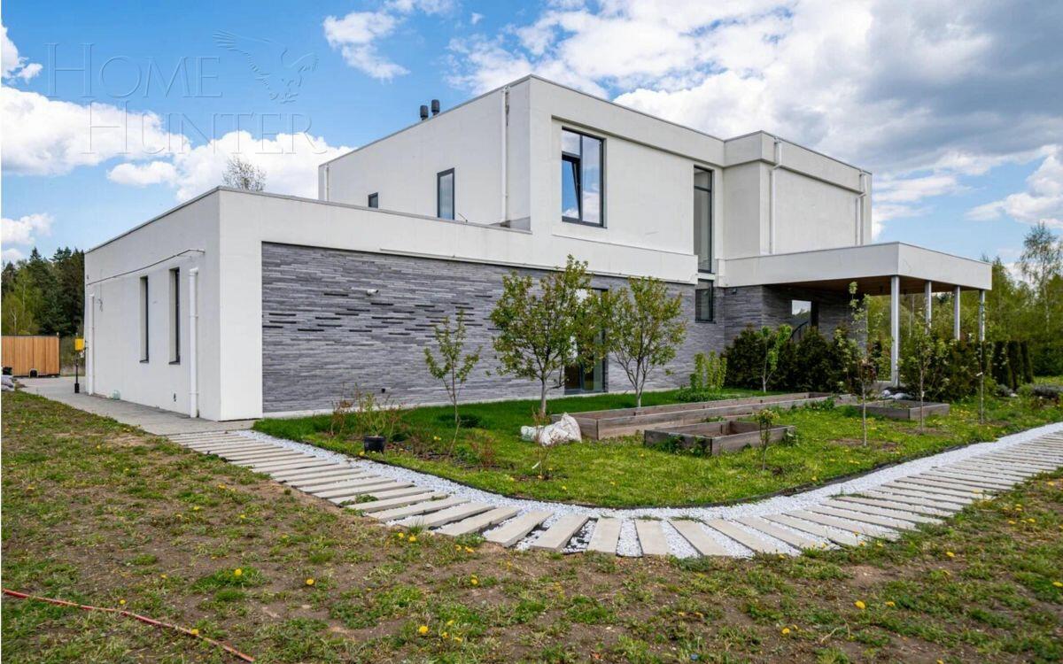 2-этажный коттедж 350 м² с отделкой