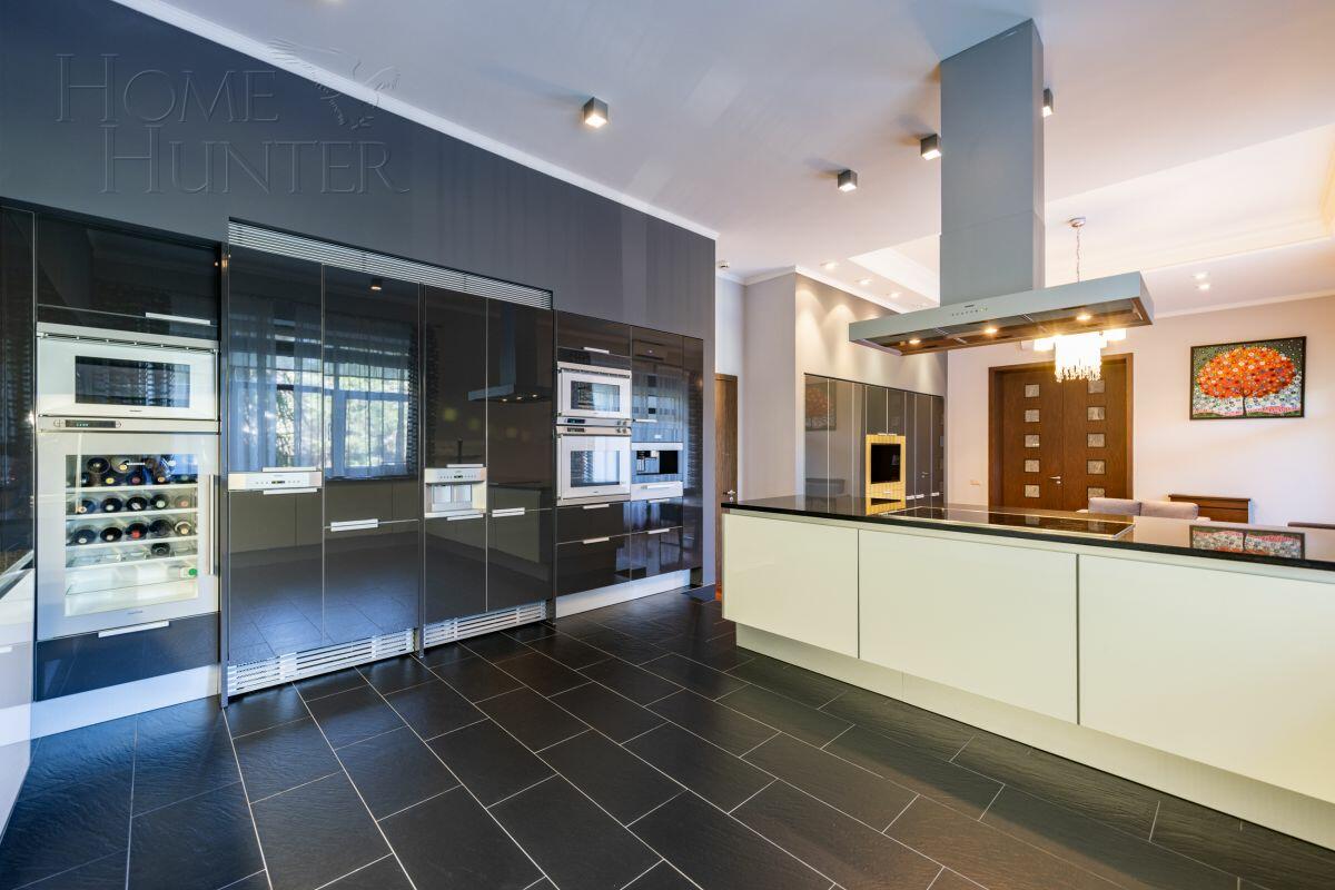 2-этажный коттедж 2 125 м² с отделкой