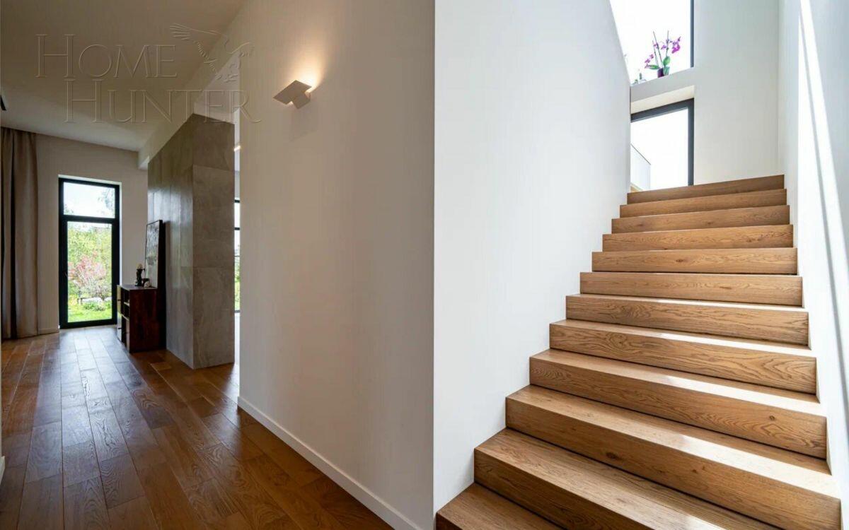 2-этажный коттедж 350 м² с отделкой