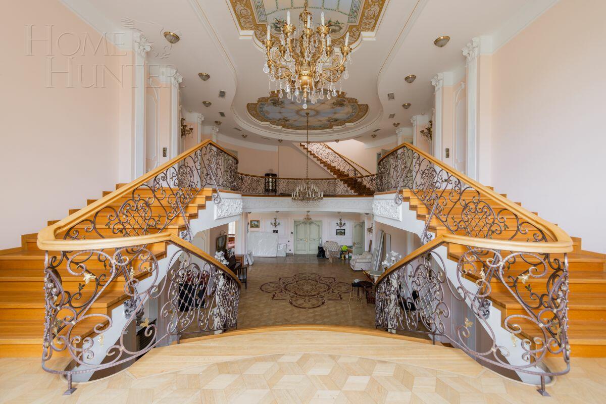 2-этажный коттедж 675 м² с отделкой