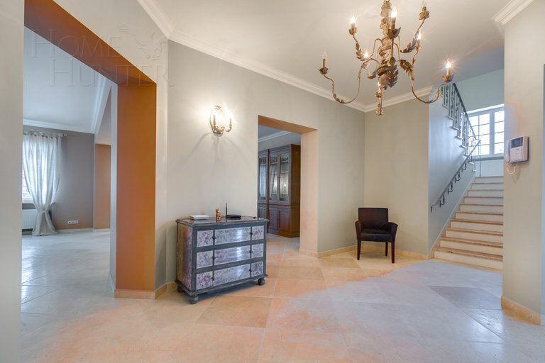 2-этажный коттедж 550 м² с отделкой