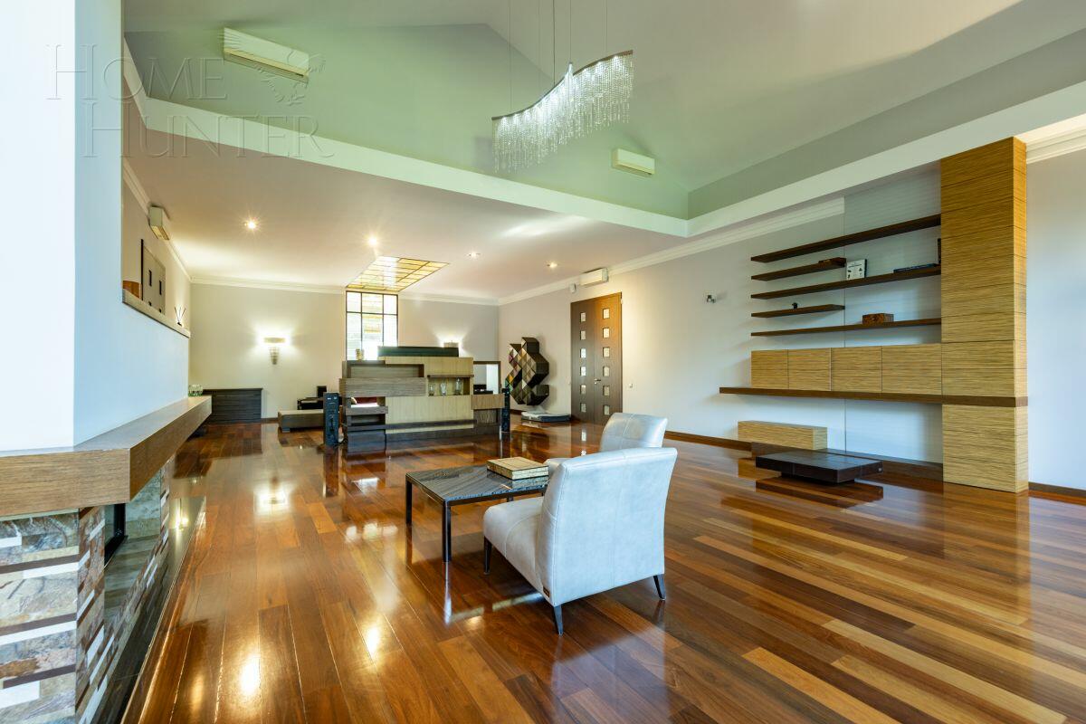 2-этажный коттедж 2 125 м² с отделкой