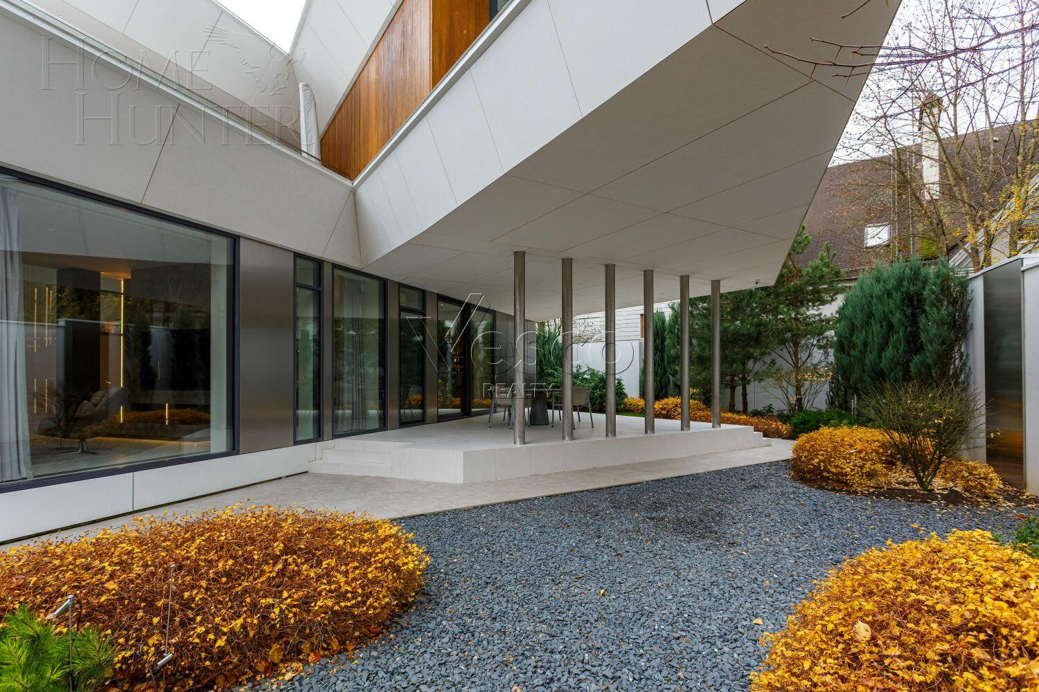 2-этажный коттедж 800 м² с отделкой