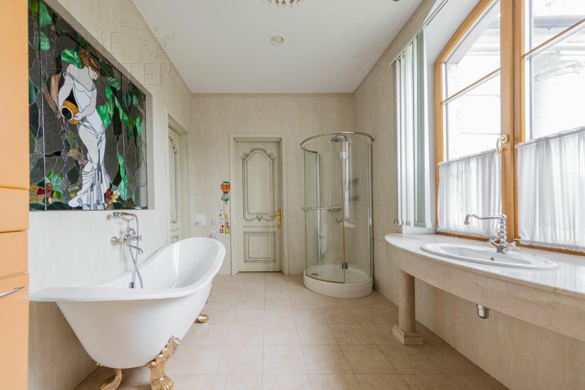 2-этажный коттедж 675 м² с отделкой