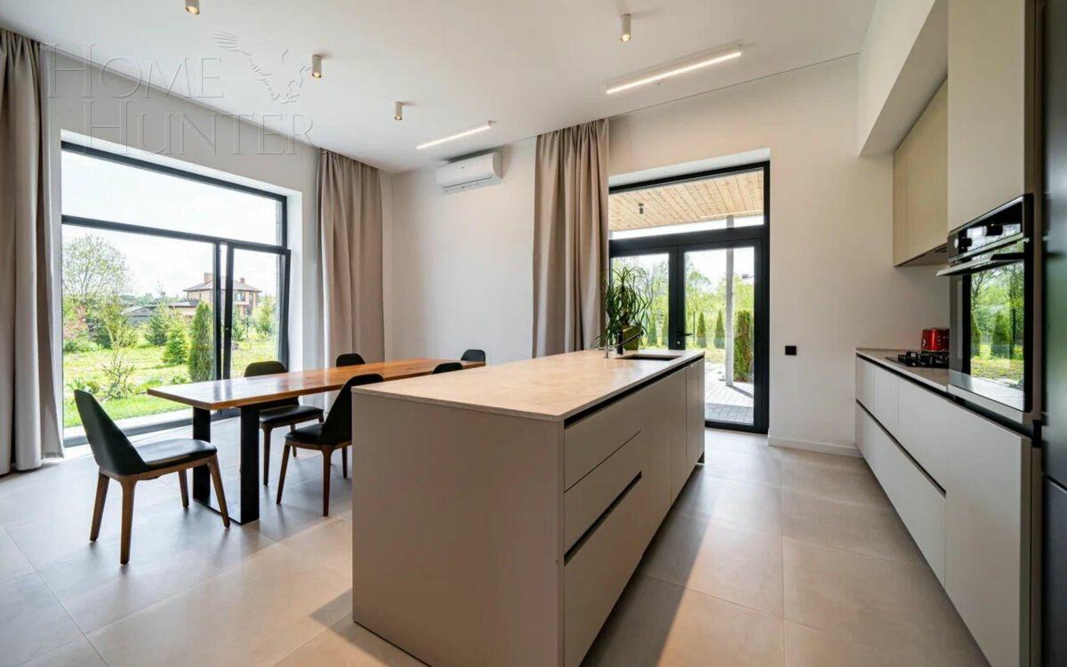 2-этажный коттедж 350 м² с отделкой