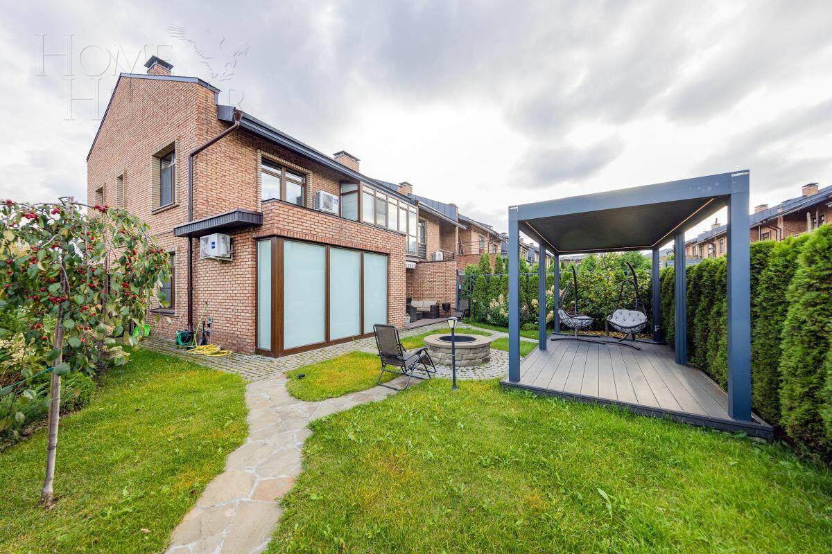 2-этажный таунхаус 205 м² с отделкой