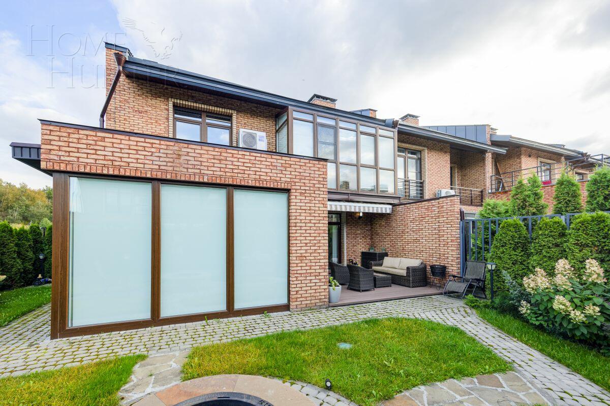 2-этажный таунхаус 205 м² с отделкой